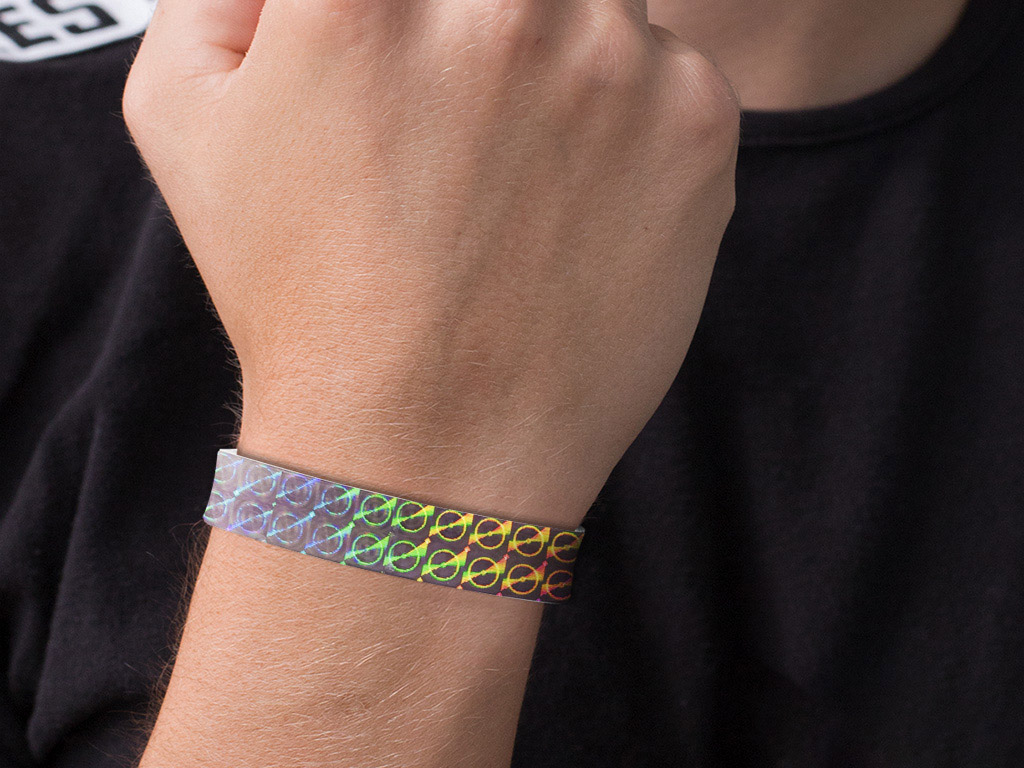 Lightning bracelet for holographic clothing on Craiyon